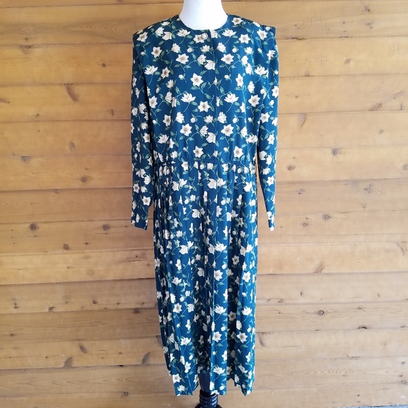 emerald green floral pleated midi dress